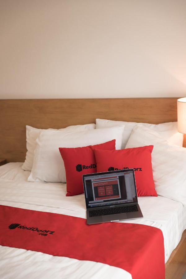Reddoorz Near Etown 4 Otel Ho Şi Min Dış mekan fotoğraf